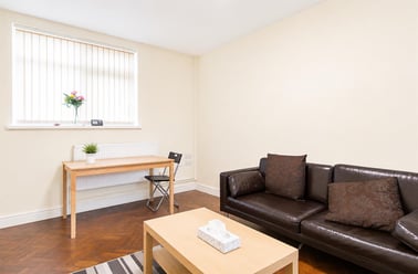 Newport Road, Roath, Cardiff - Image 2